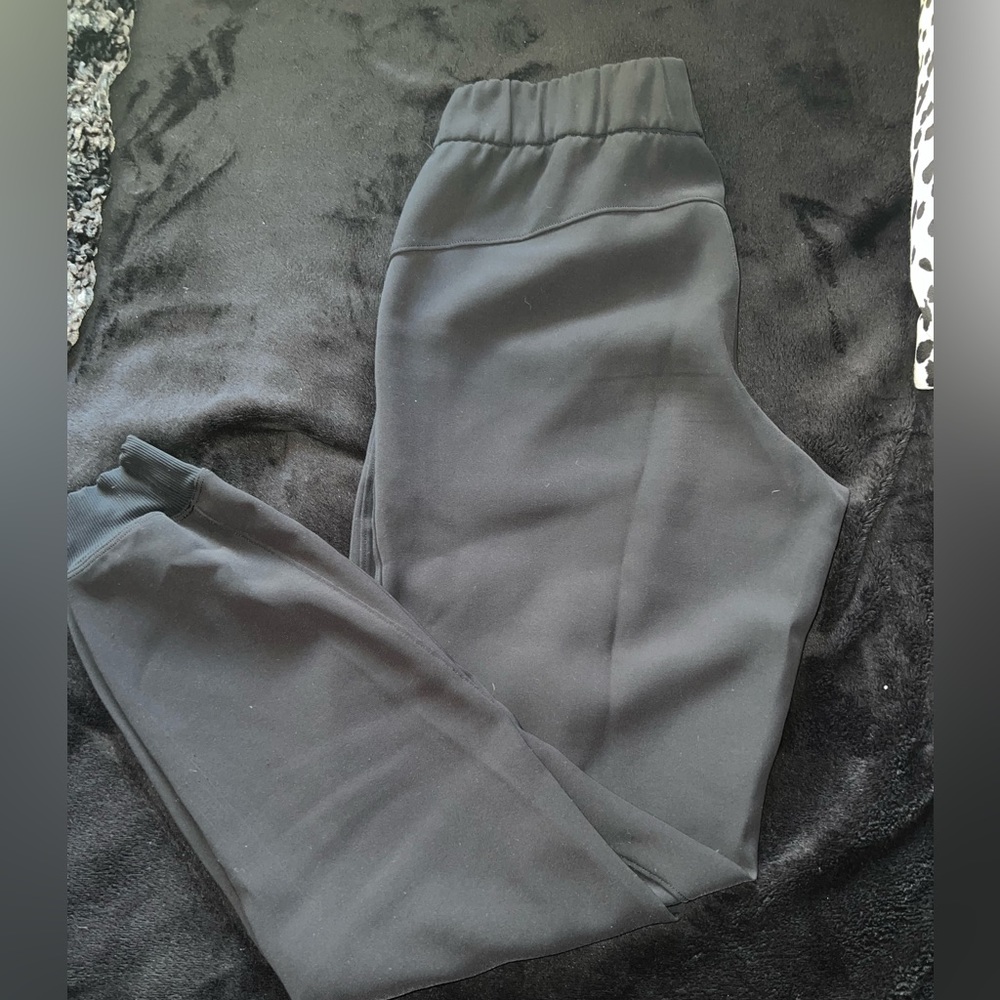 Size 4, Lululemon On The Fly Jogger, Color: Black